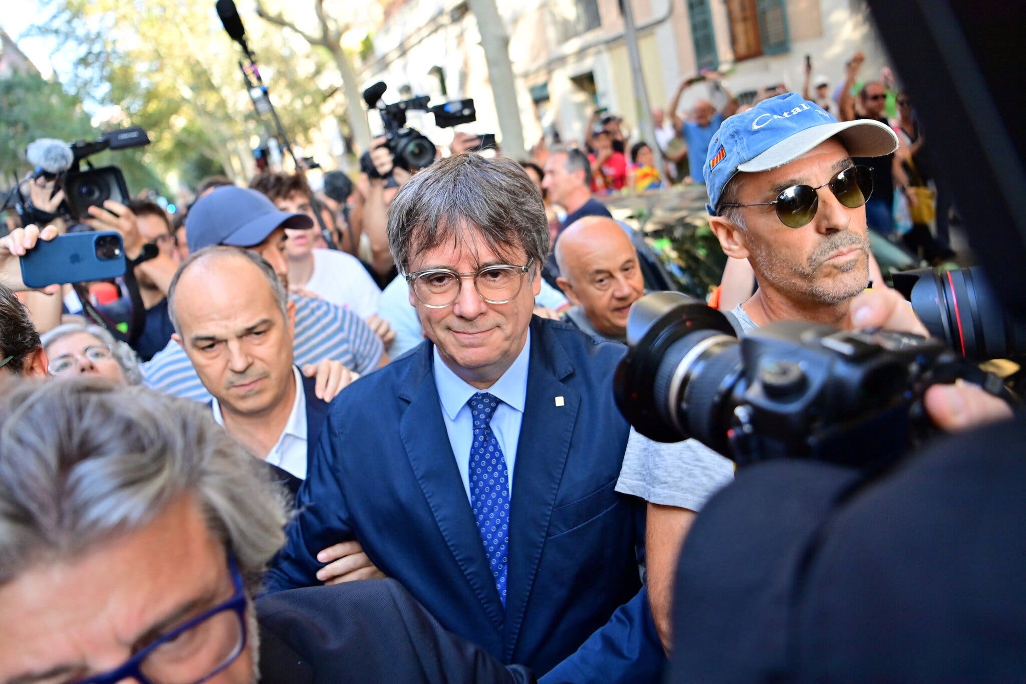 08puigdemont-1-hmvf-superJumbo-2680752769