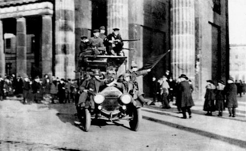 El novembre, la revolució havia començat.