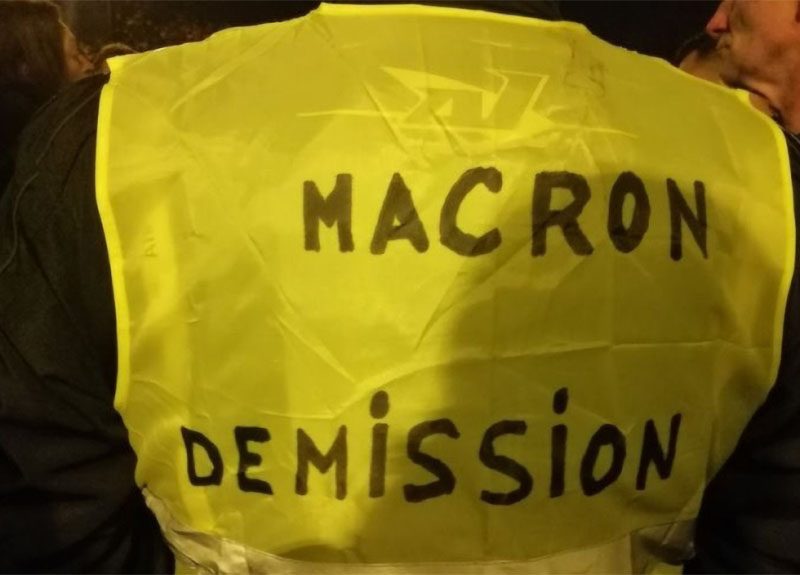 gilet-jaune-macron-demission